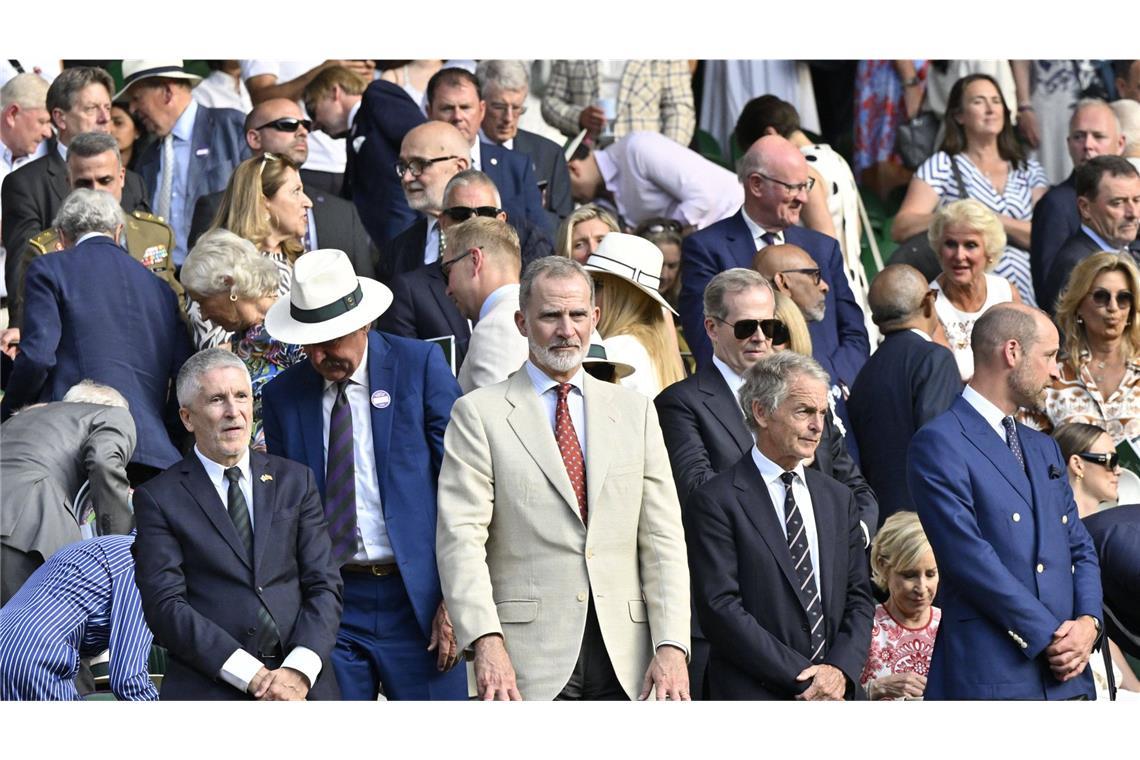 Spaniens König Felipe VI. (im hellen Jackett) verfolgte die Niederlage seines Landsmannes aus der „Royal Box“.