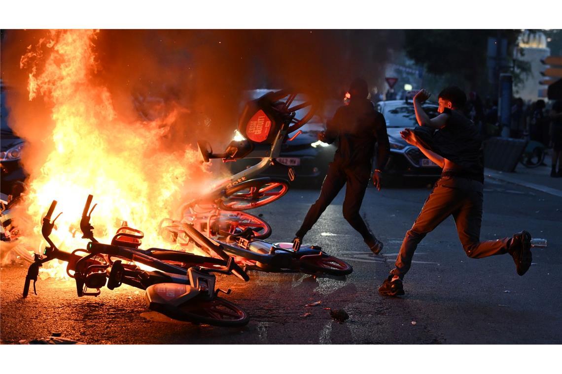 Spannungen zwischen PSG-Fans und der Polizei nach dem Sieg von PSG.