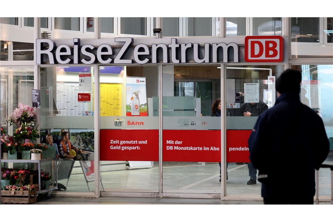 Bahn ändert Regeln zum Kauf von Sparpreistickets Sparpreistickets gibt es auch auf Papier.