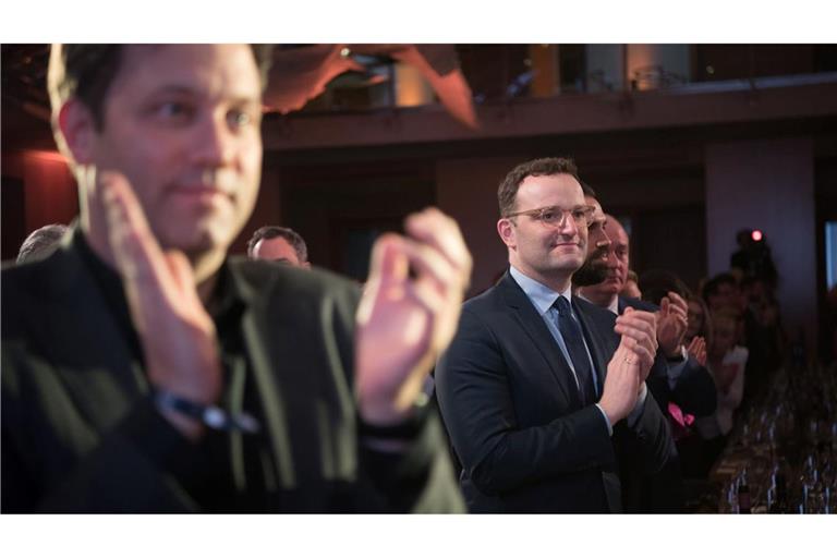 SPD-Chef Klingbeil kritisiert die von Unionsfraktionsvize Spahn angestoßene Debatte über den Umgang mit der AfD im Bundestag. (Archivfoto)