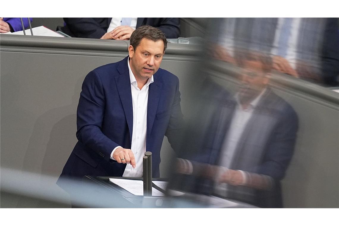 Bundestag stimmt für historisches Schuldenpaket SPD-Fraktionschef Klingbeil fordert Modernisierung Deutschlands.