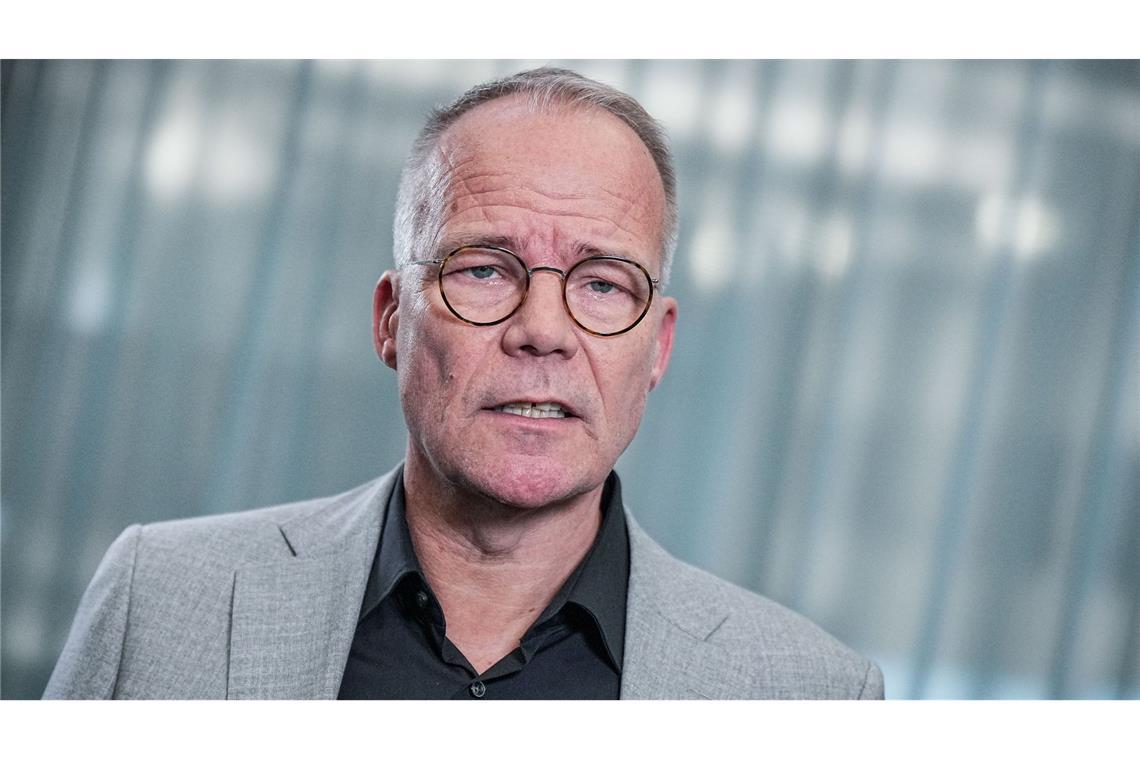 Union strikt gegen SPD-Vorstoß zum Mindestlohn SPD-Generalsekretär Miersch führt den Streit mit der Union über die Auslegung des Koalitionsvertrags in puncto Mindestlohn weiter.