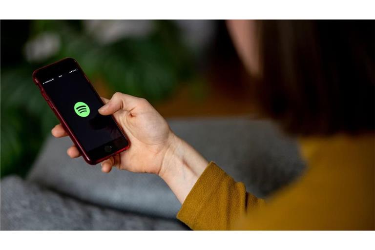 Spotify funktioniert aktuell nicht richtig: Viele Nutzer melden Probleme mit App, Wiedergabe und Verbindung. Das ist zur Störung bekannt.