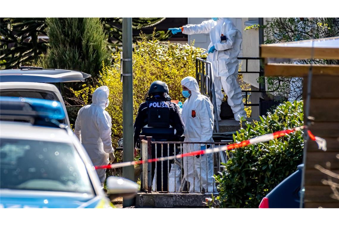 Ist gefundener Leichnam der gesuchte Dreifachmörder? Spuren am Tatort führten zu dem dringenden Tatverdacht gegen einen 61-Jährigen. (Archivbild)