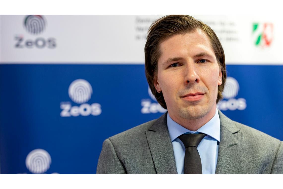 Millionen-Coup vereitelt – "Ausbrecherkönig" gefasst Staatsanwalt Julius Sterzel von der Zentralstelle für Organisierte Kriminalität.