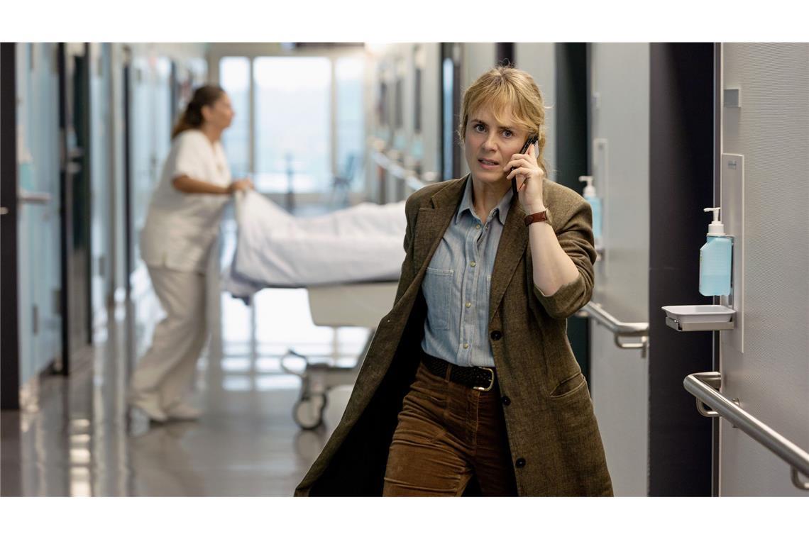 Das geht richtig ans Herz – So spannend wird es bei „Kammerflimmern“ Ständig werden neue Patienen eingeliefert: Kommissarin Isabelle Grandjean (Anna Pieri Zuercher) im Krankenhaus.