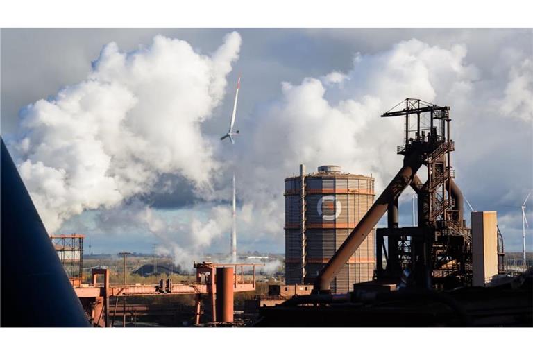 Stahlwerk der Salzgitter AG in der gleichnamigen Industriestadt, die sich aktuell im Strukturwandel befindet.