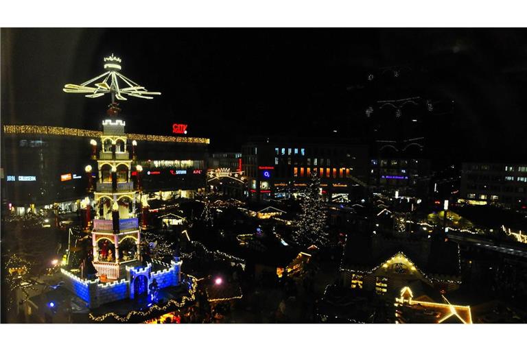 Standbetreiber auf dem Weihnachtsmarkt in Kassel sollen Kakao-Getränke mit Rum künftig unter anderem Namen als „Lumumba“ anbieten.