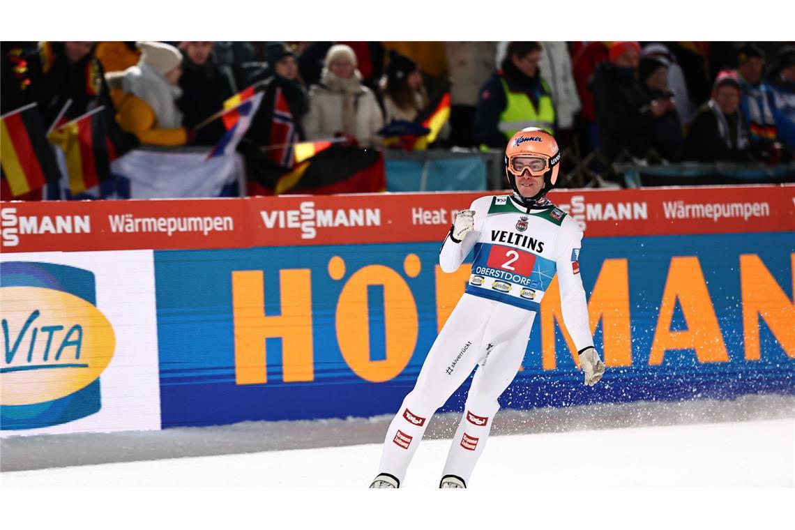 Kraft gewinnt Tournee-Auftakt – Paschke Vierter Stefan Kraft beim Jubel