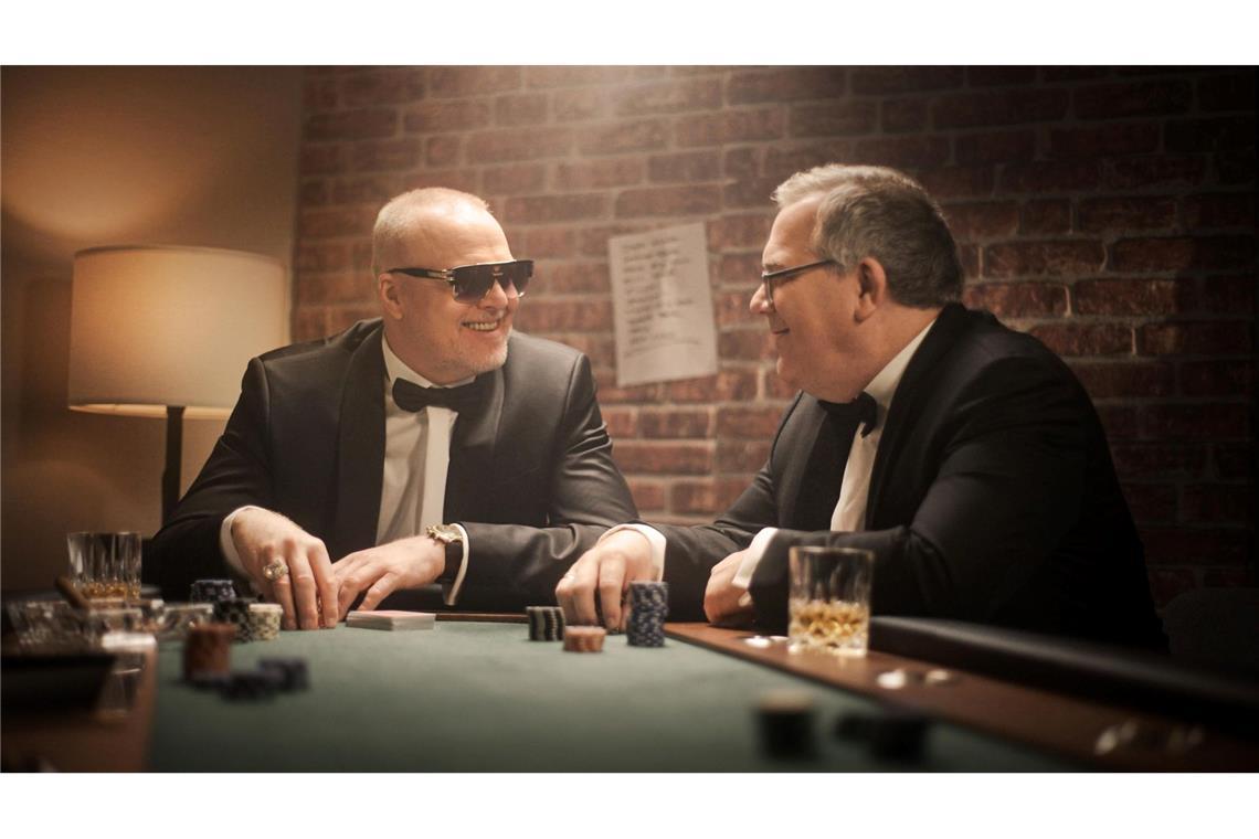 Noch eine Show für Stefan Raab bei RTL Stefan Raab begrüßt in "Raabs Pokernacht" seinen Kumpel Elton und drei weitere prominente Spieler am Kartentisch.
