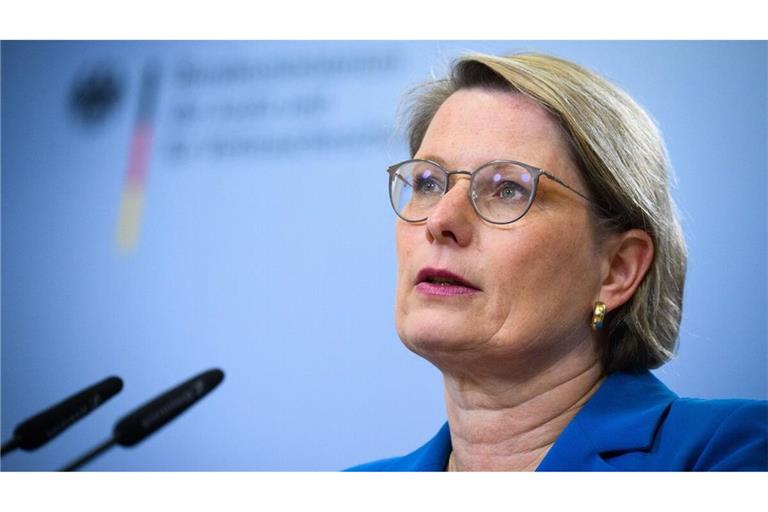 Stefanie Hubig (SPD), Bundesministerin der Justiz, will Opfer sexueller Gewalt besser schützen.
