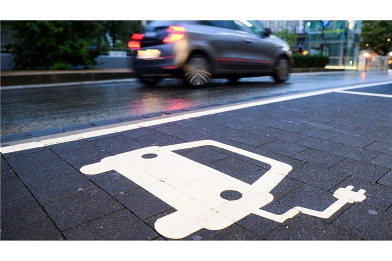 Steigende Rabatte machen Elektroautos billiger. (Archivbild)