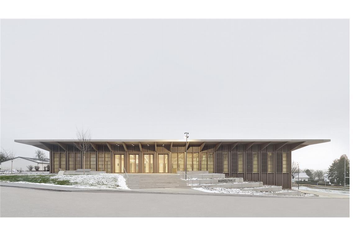 Deutschlands bestes Haus steht in Berlin-Neukölln Steimle Architekten aus Stuttgart sind für die Markolfhalle Markelfingen (Landkreis Konstanz) nominiert gewesen. Der Neubau ist der Mittelpunkt des kulturellen Gemeindelebens für Bürger, Vereine und Schulen im Radolfzeller Ortsteil Markelfingen. Die Architekten haben damit schon beim Holzbaupreis Baden-Württemberg reüssiert, ebenso . . .
