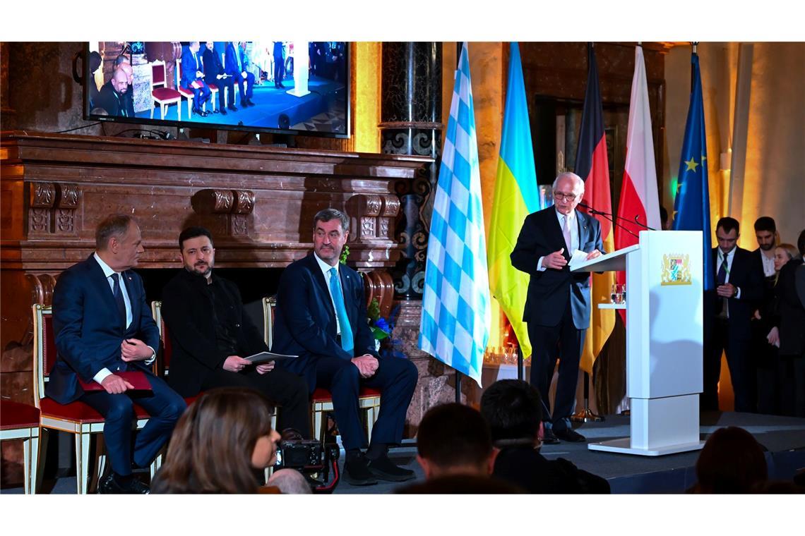 Stellvertretend für den Mut und die Kraft der Ukrainer im Krieg gegen Russland nahm Präsident Wolodymyr Selenskyj den Ewald-von-Kleist-Preis entgegen.