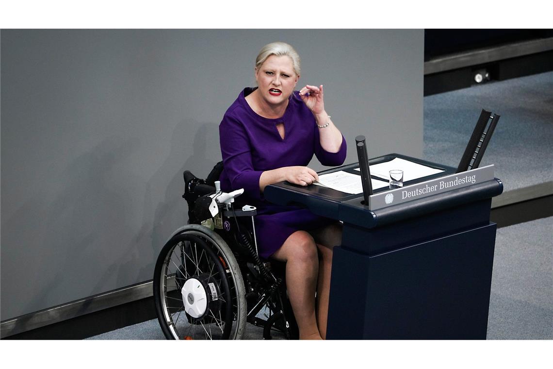 Grüne Bundestagsabgeordnete ist tot Stephanie Aeffner bei einer Rede im Bundestag.