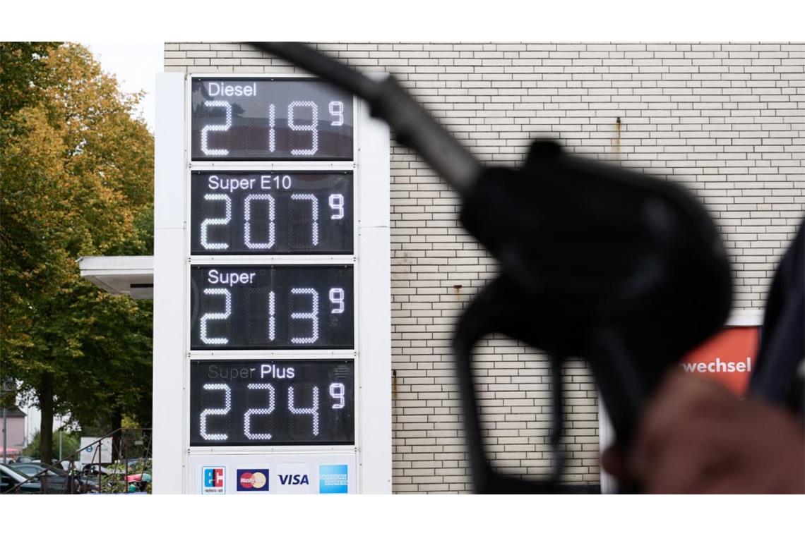 Steuer-Milliarden für den Tankrabatt: Wäre eine Übergewinnsteuer nicht besser?