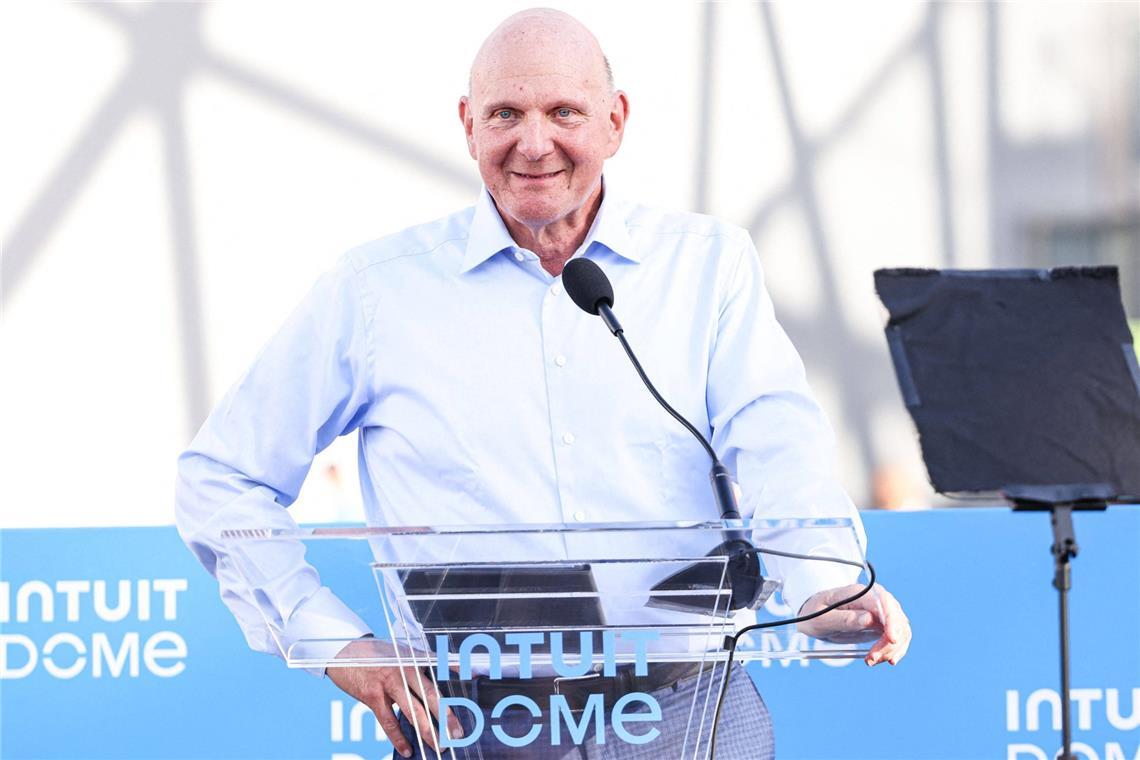 Steve Ballmer – Ex-Microsoft-Chef und Clippers-Besitzer bleibt stabil, trotz NBA-Ermittlungen.