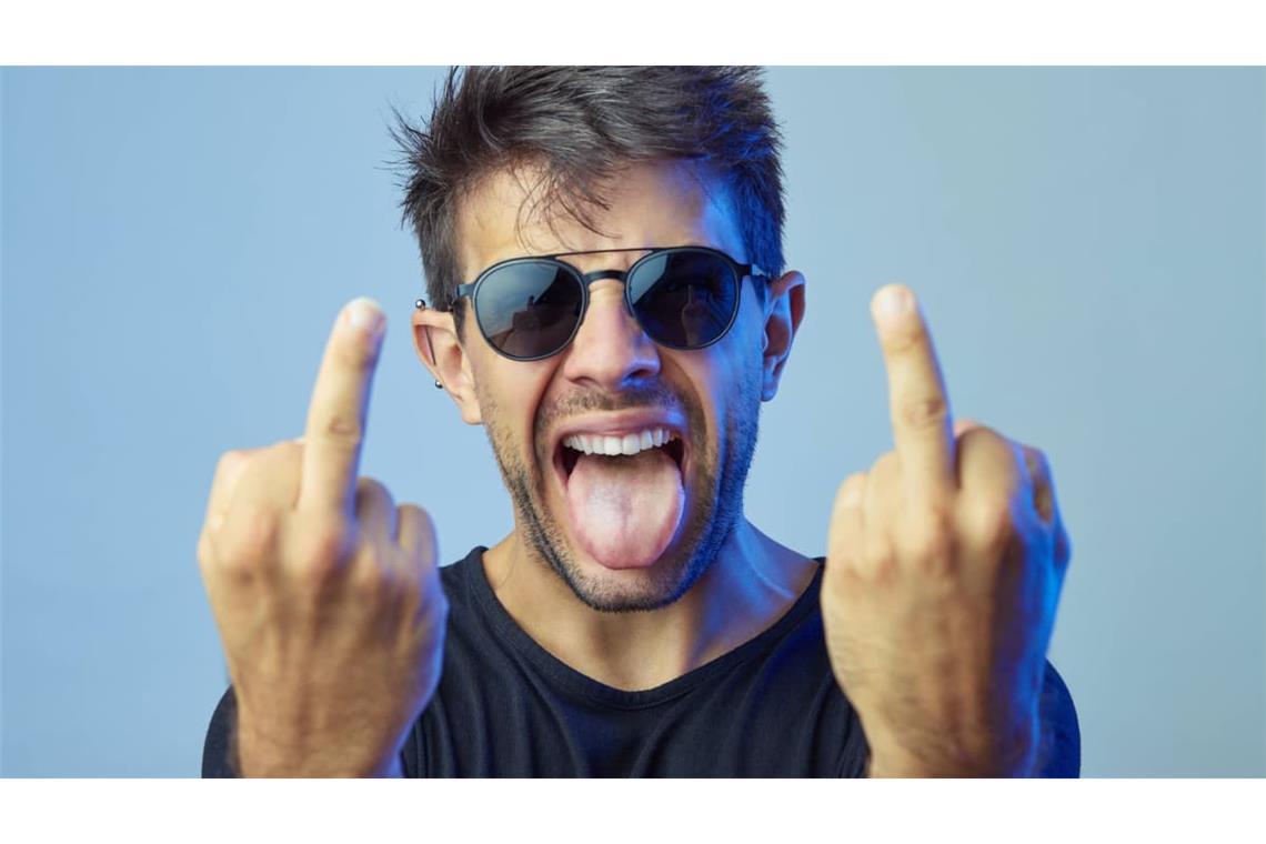 Stinkefinger (gleich doppelt): Reinigendes Ventil der Seele. Lassen Sie es am besten bleiben!