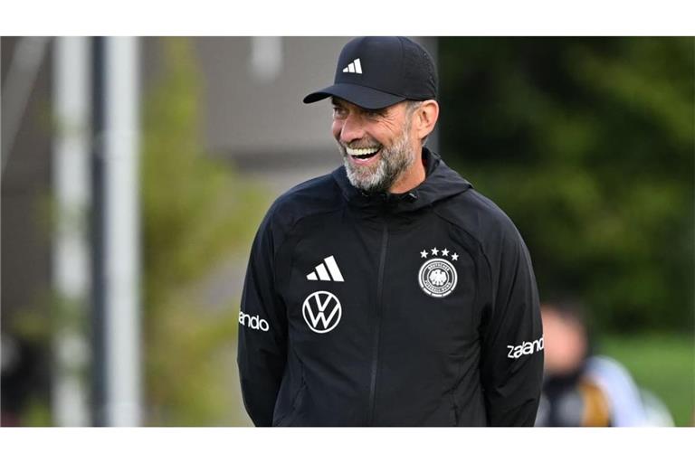 Strahlemann: Bundestrainer Jürgen Klopp freut sich auf sein Debüt in Amsterdam.