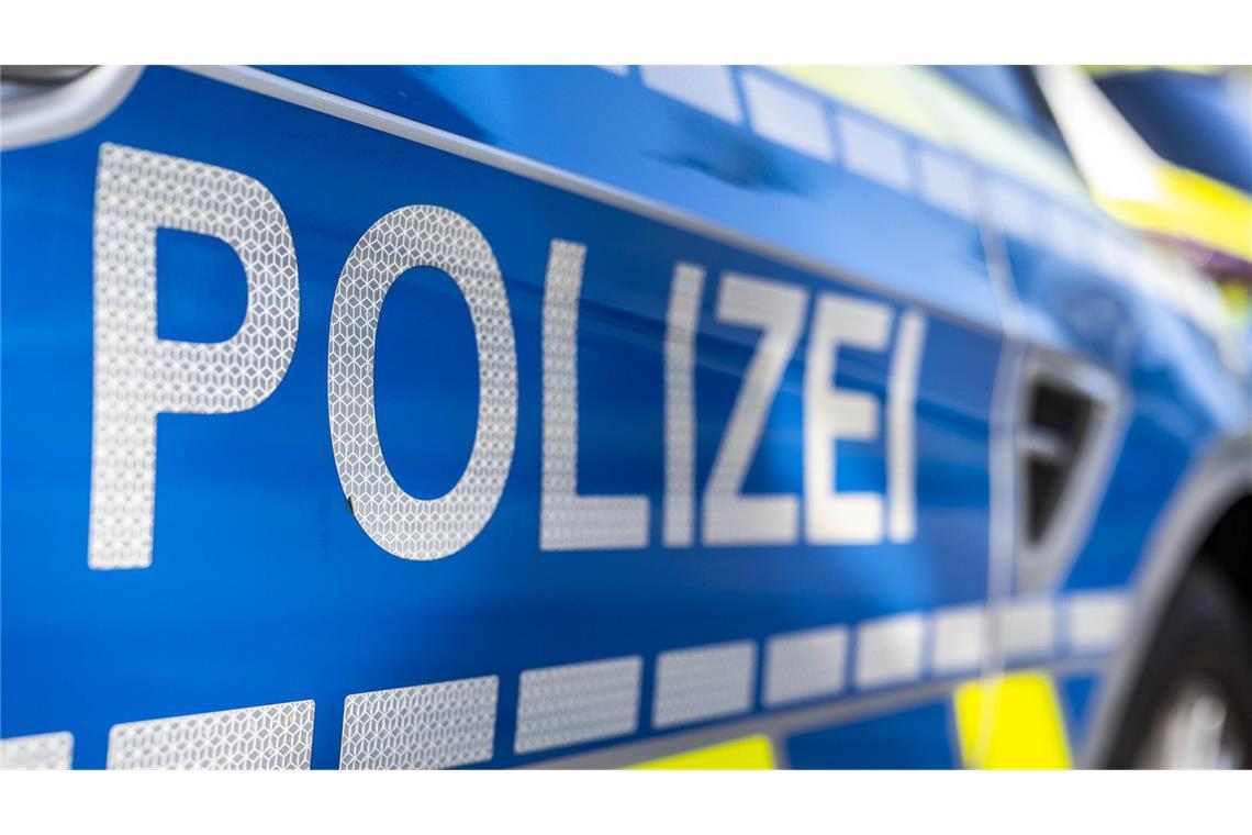 Softair-Pistole im Zug: Jugendliche lösen Polizeieinsatz aus Streifen fuhren zum nächsten planmäßigen Zughalt im Bahnhof Rastatt und trafen die Jungen in der Nähe an. (Symbolbild)