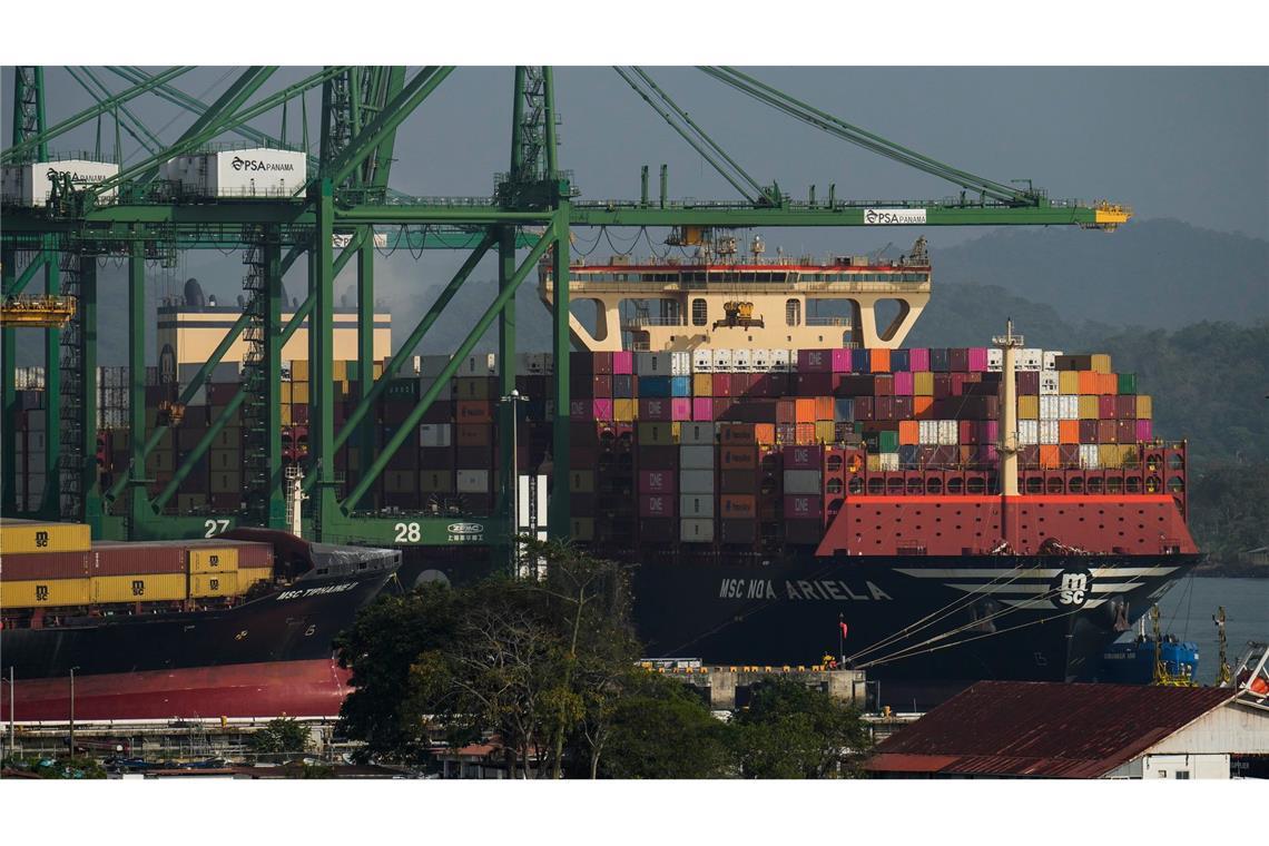 Rubio: Chinas Einfluss über Panamakanal inakzeptabel Strittig ist die Kontrolle der Häfen auf beide Seiten des Kanals durch ein Unternehmen aus Hongkong.