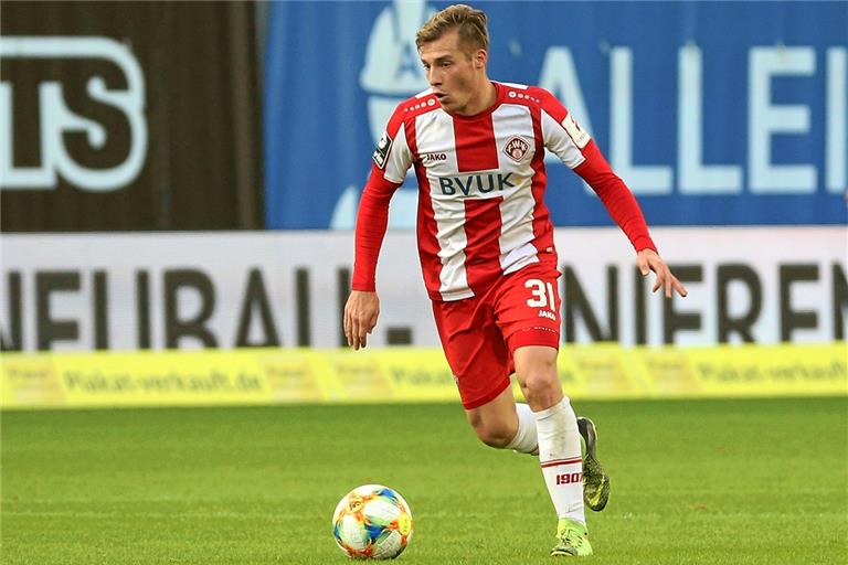 Stürmt künftig für den Regionalligisten SG Sonnenhof Großaspach: Dominik Widemann, der vom bisherigen Drittliga-Rivalen Würzburger Kickers in den Fautenhau wechselt. Foto: Imago