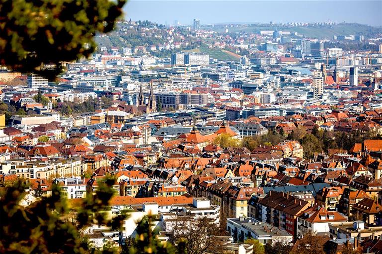 Stuttgart hat eine hohe Lebensqualität, aber auch Problemthemen wie Wohnen, Verkehr und Sicherheit.