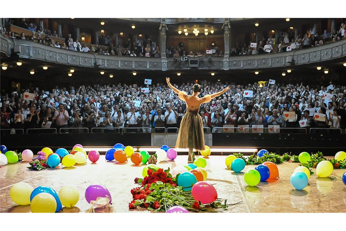 Wiedersehen mit Sue Jin Kang: Das bietet die neue Tanzsaison in Ludwigsburg Sue Jin Kang 2016 bei ihrer Abschiedsvorstellung in Stuttgart