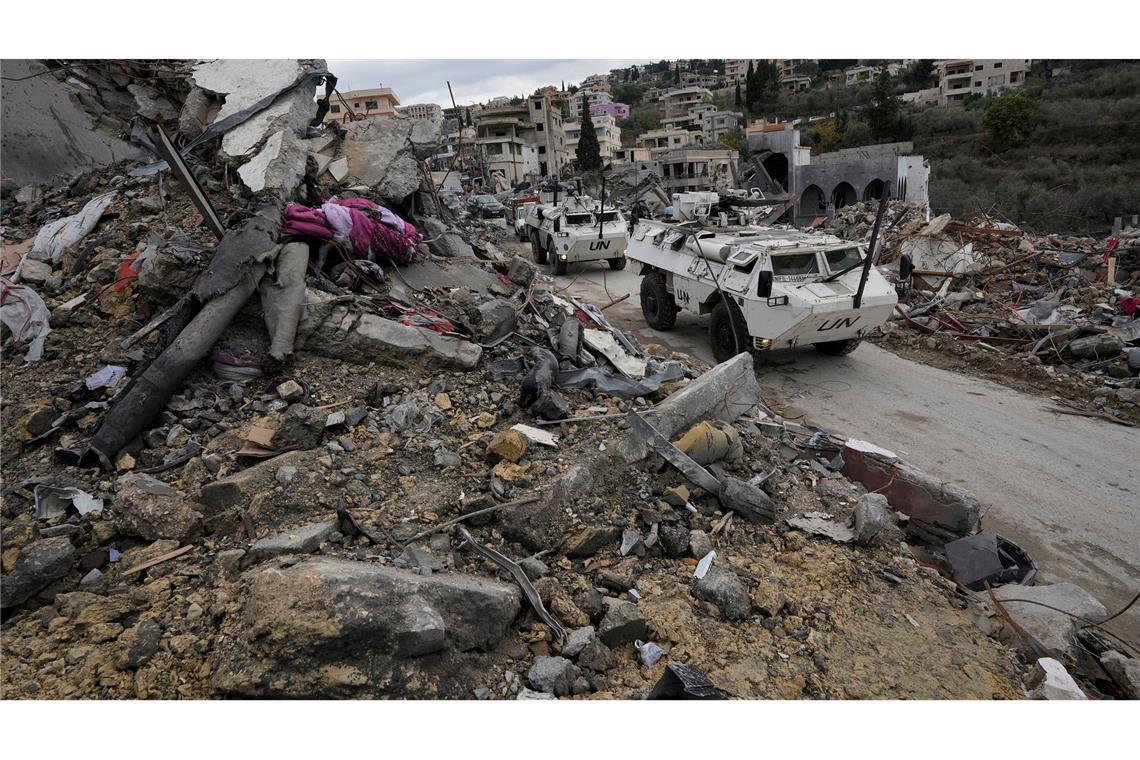 Bilder des Tages Südkoreanische UN-Panzer im Südlibanon: Waffenruhe zwischen Israel und Hisbollah in Kraft