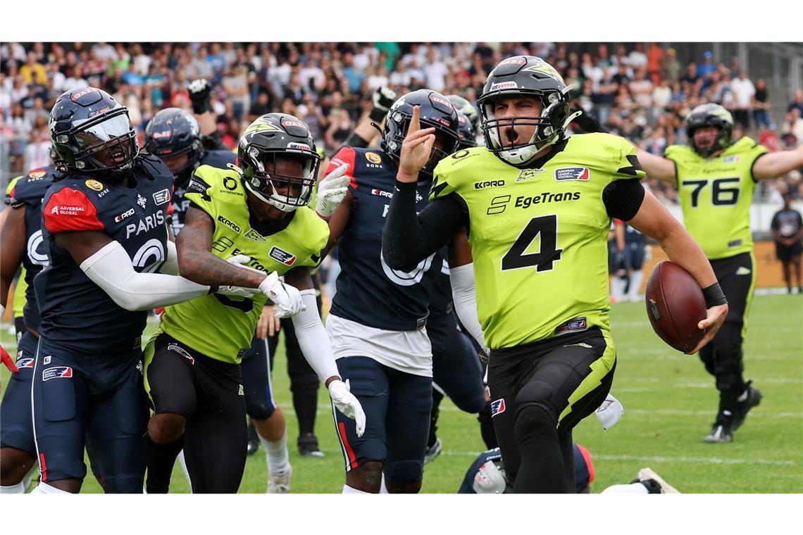 Surge-Quarterback in Bestform: Reilly Hennessey auf dem Weg zum ersten Touchdown der Partie gegen die Paris Musketeers.