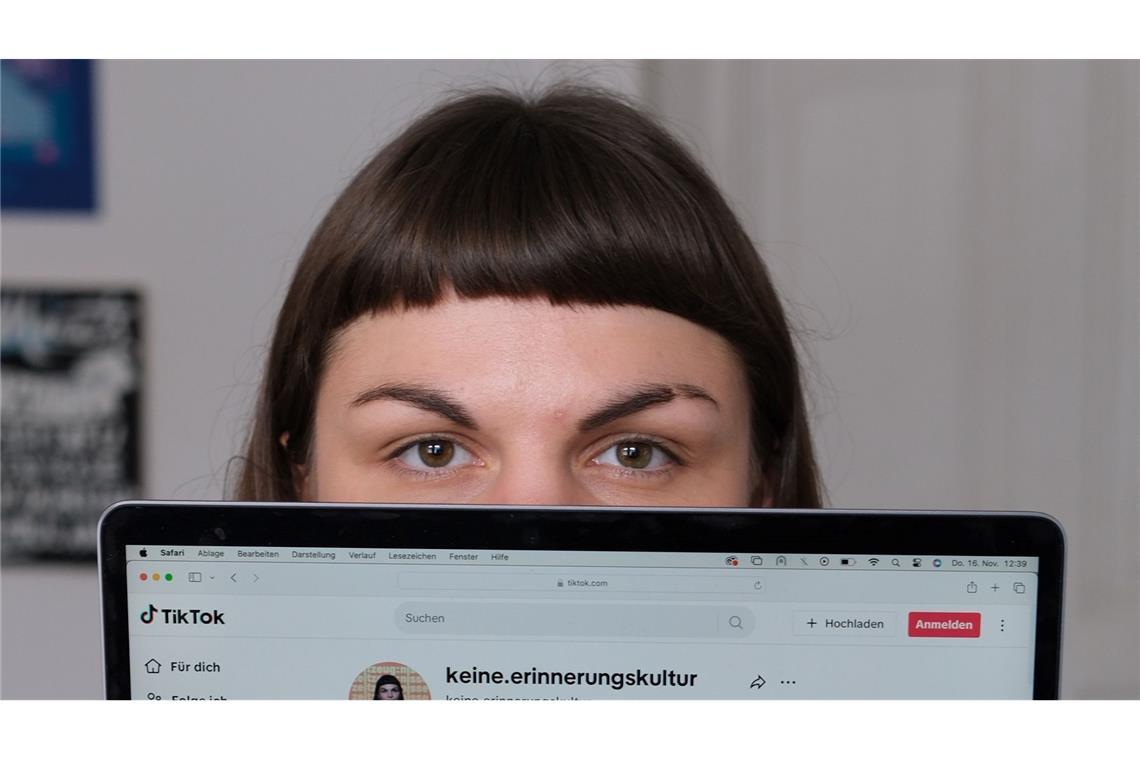 Susanne Siegert betreibt bei Instagram und Tiktok Accounts zur Erinnerungsarbeit. (Archivbild)