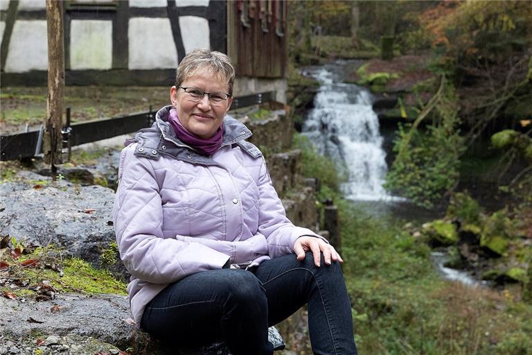 Sylvia Bäßler verbindet mit der Welzheimer Klingenmühle eine spannende Recherchezeit. Über Erzählungen von früher kam sie zur Idee für ihr neues Romanprojekt. Foto: J. Fiedler