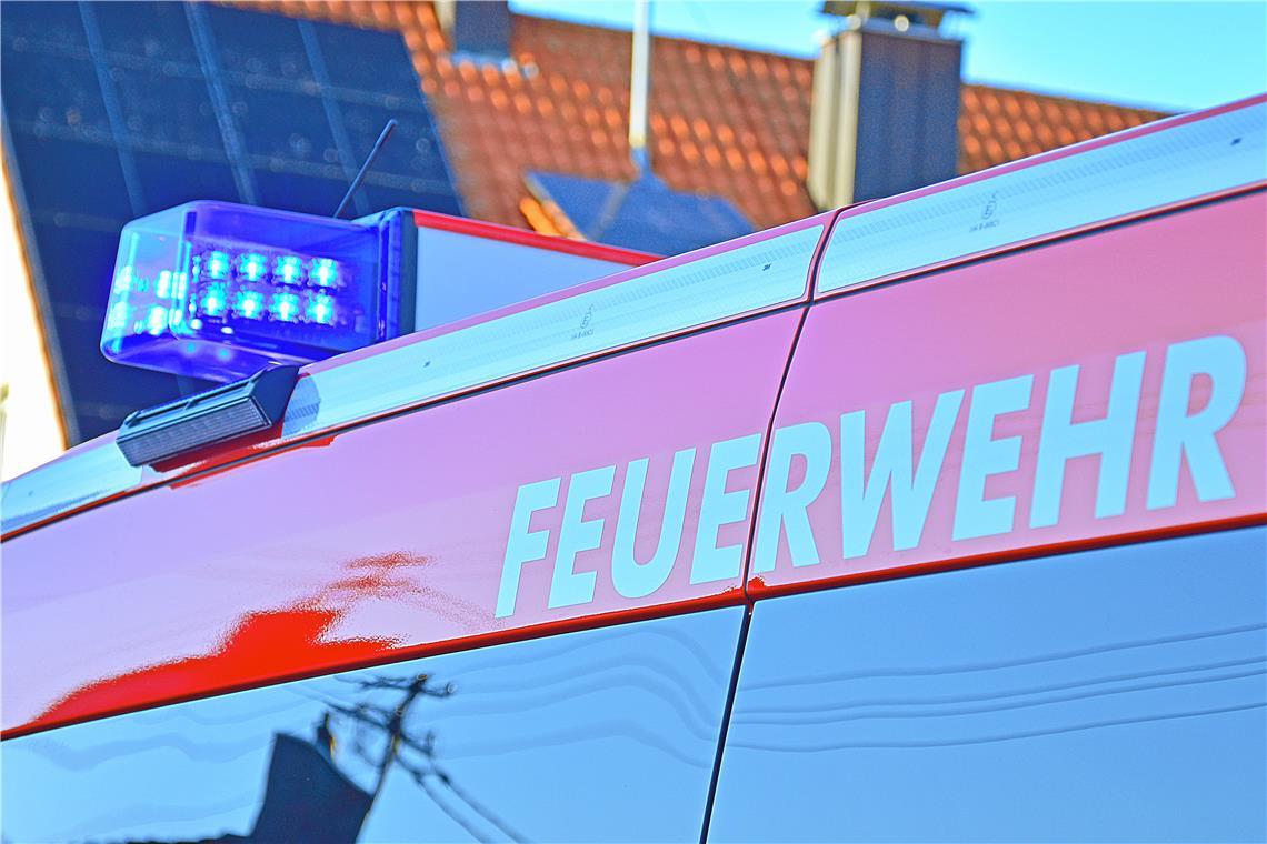 Brennender Pkw auf der B14 bei Maubach Symbolbild: Tobias Sellmaier