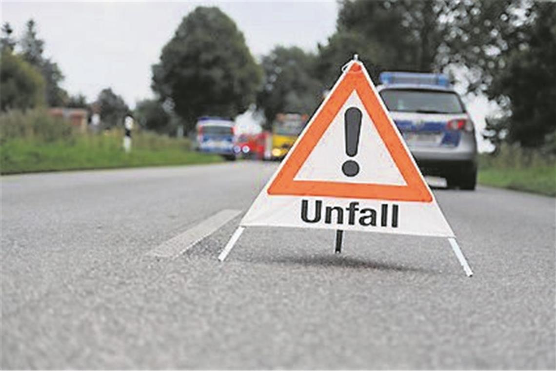 Motorradfahrerin wird bei Burgstall schwer verletzt Symbolfoto: AdobeStock/Benjamin Nolte