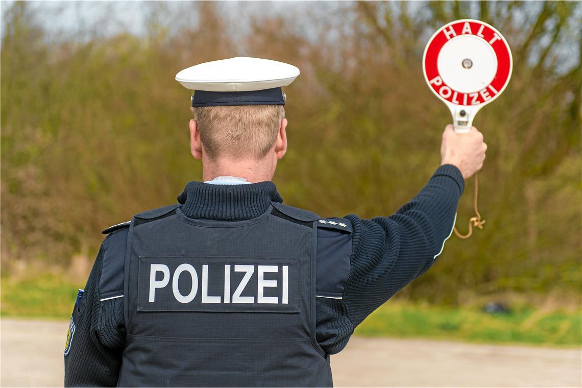 Mit Tempo 150 auf der B328 bei Aspach unterwegs Symbolfoto: benjaminnolte - stock.adobe.com
