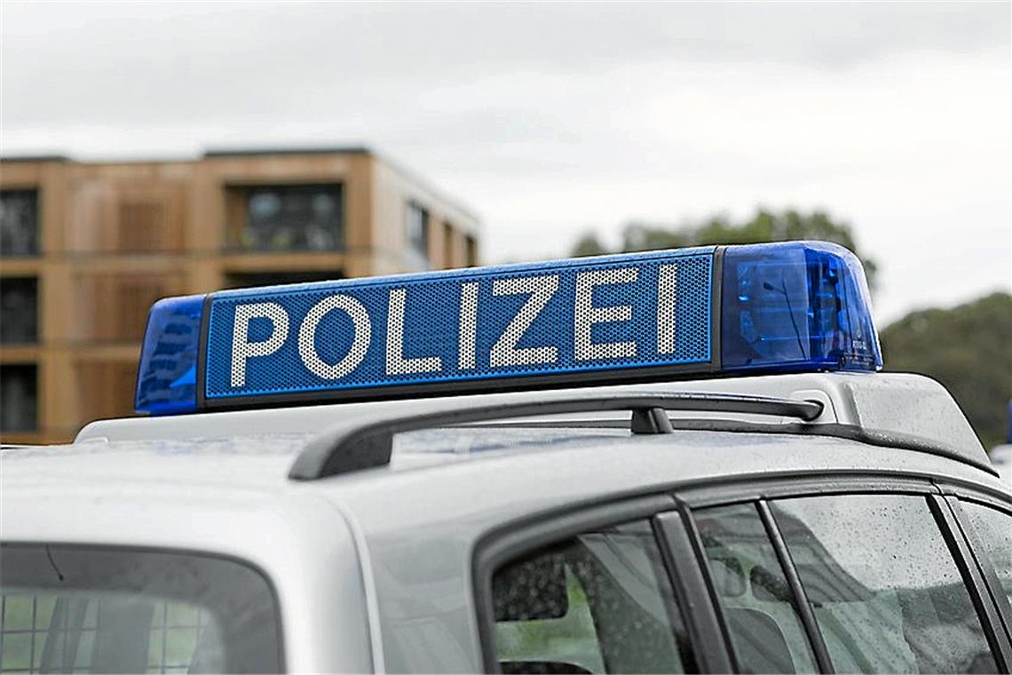 Auto geschrammt und weggefahren Symbolfoto: fotofund - stock.adobe.com