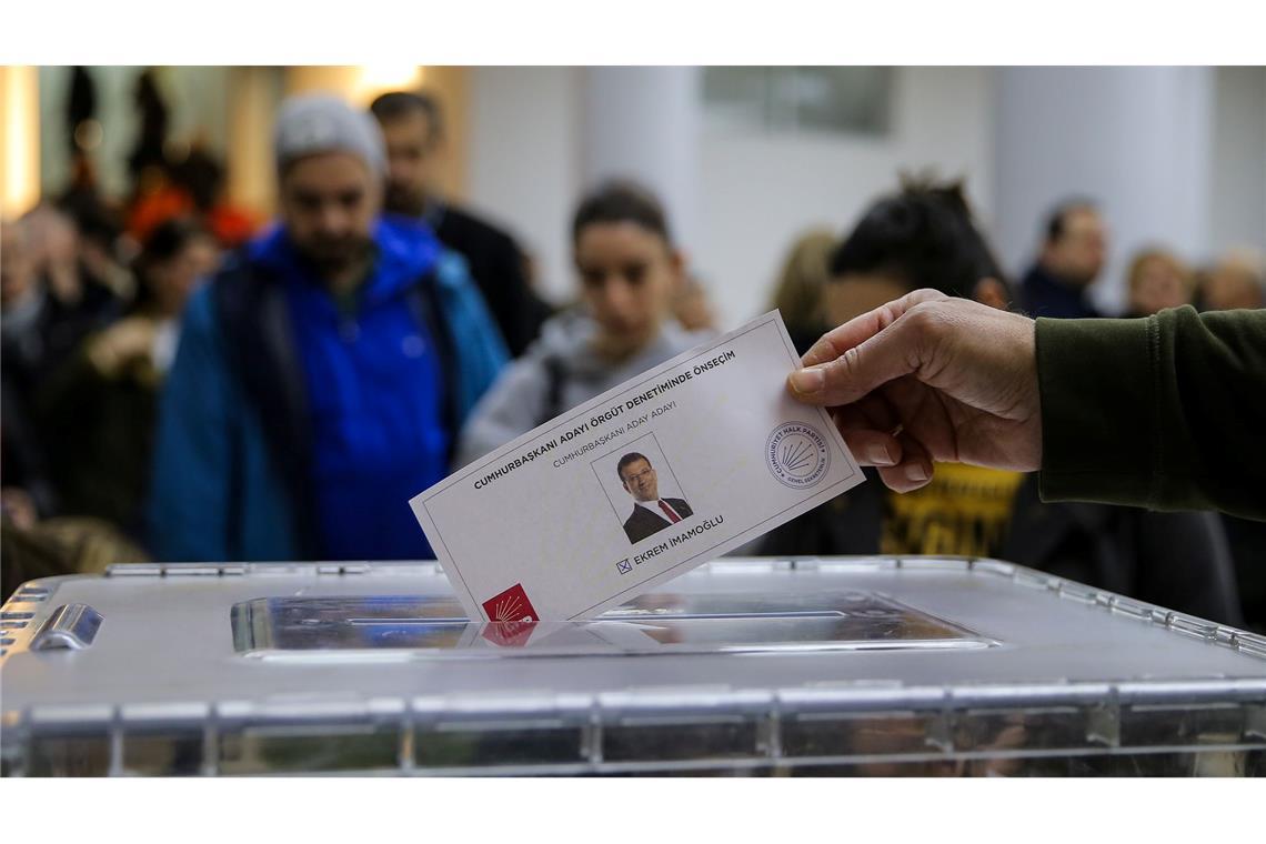 Bilder des Tages Symbolische Wahl in Istanbul: Unterstützung für Imamoglu nach Verhaftung