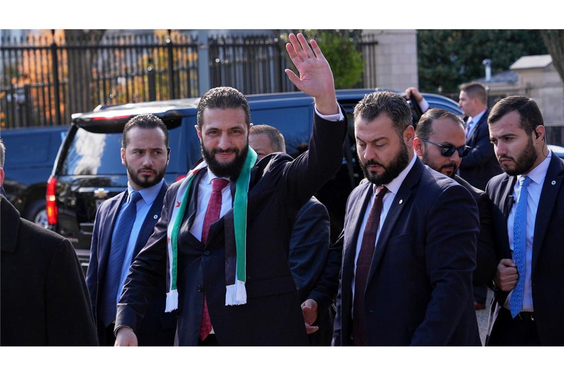 Syriens Übergangspräsident Ahmed al-Scharaa nach seinem Treffen mit US-Präsident Trump.