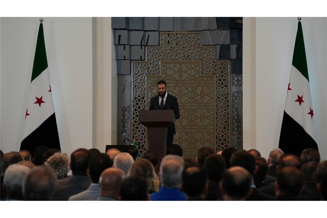 Syrien hat neue Regierung - Gaza vor nächster Waffenruhe? Syriens Übergangspräsident Scharaa stellt eine neue Regierung vor.