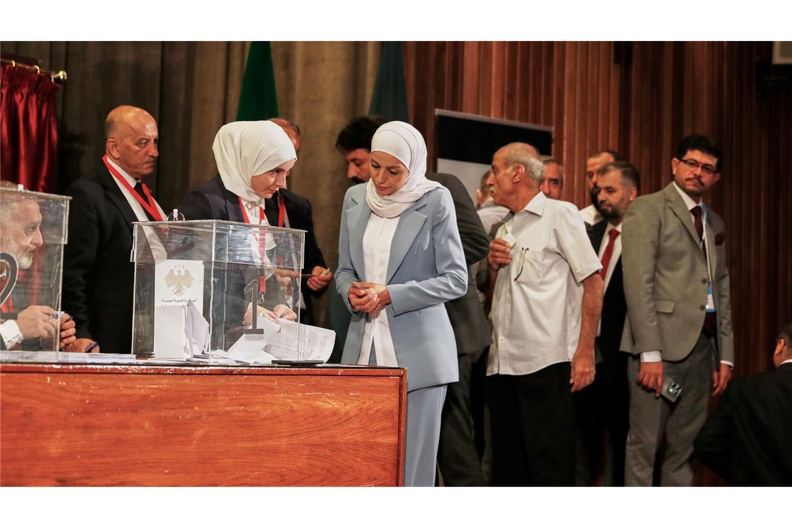 Bilder des Tages Syrischen Wahlgremium stimmt über neues Parlament ab