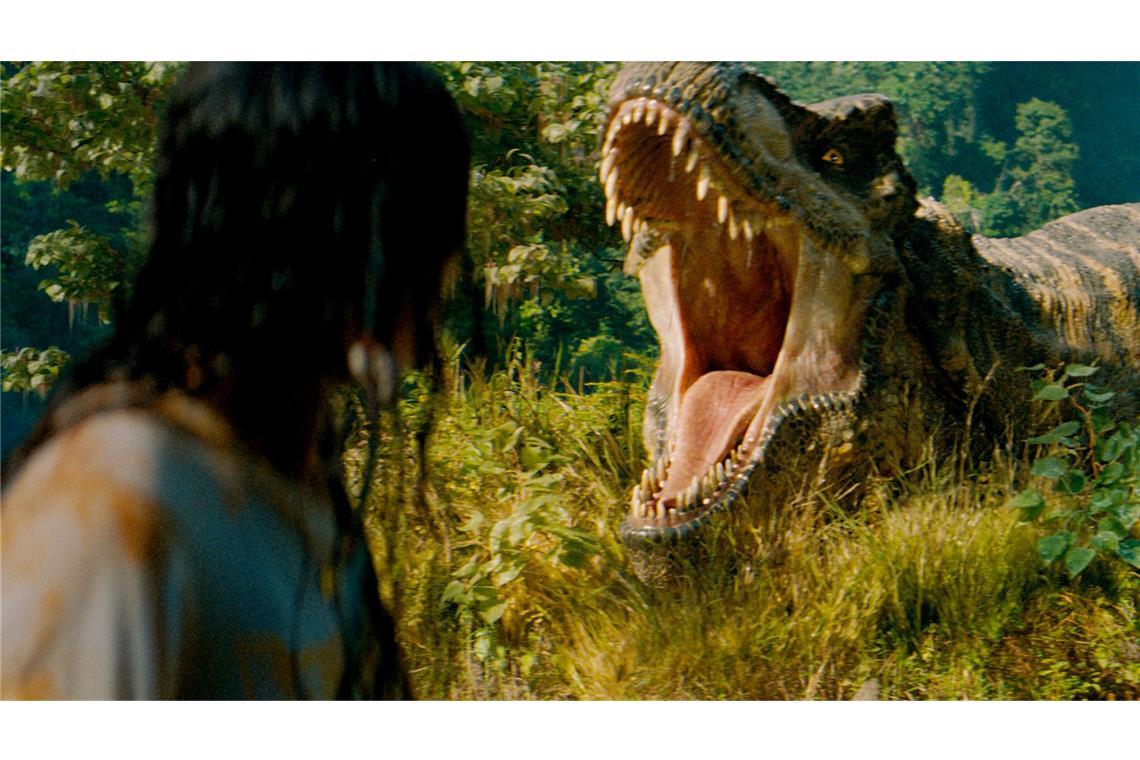 Die Riesenechsen sind wieder los! Szene aus „Jurassic World: Die Wiedergeburt“
