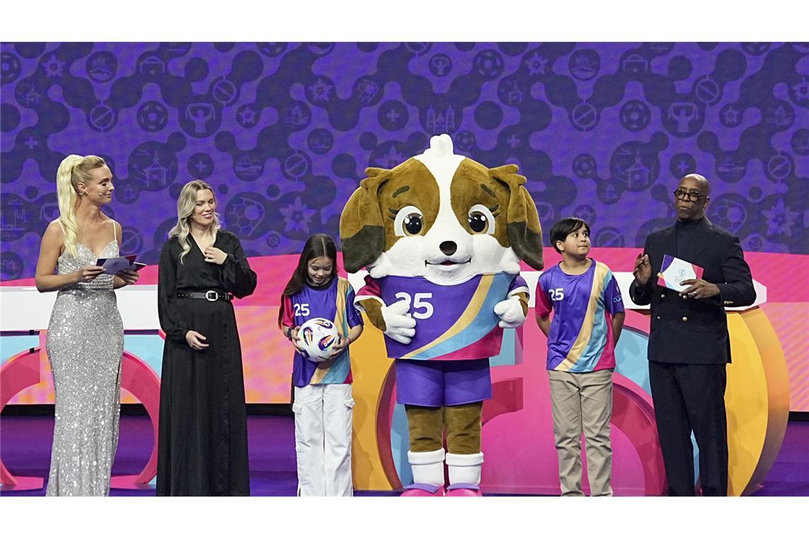 ARD und ZDF zeigen alle Spiele der Frauen-EM live Szenen der Auslosung der Frauen-EM