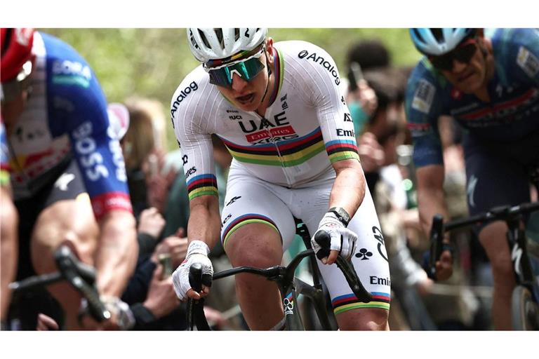 Tadej Pogacar hatte selbst zweimal Defekt.