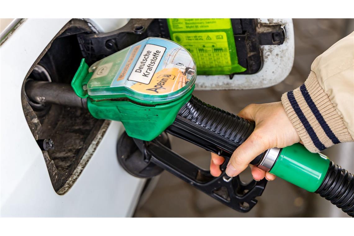 Tanken in Polen ist deutlich günstiger als in Deutschland. (Archivbild)