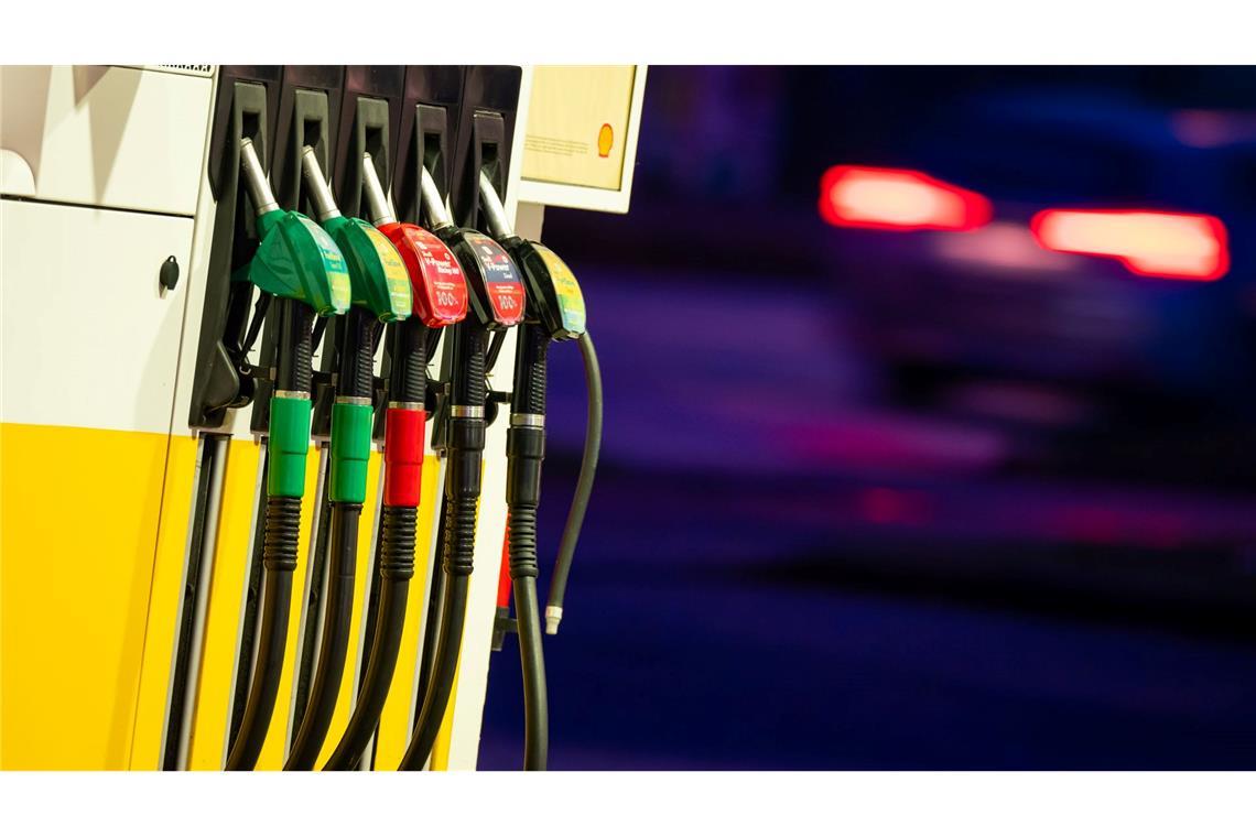 Tanken war 2025 zum dritten Mal in Folge billiger als im Vorjahr. (Archivbild)