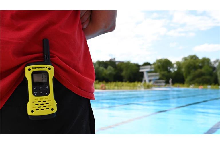 Tatort Schwimmbad: Bademeister werden beleidigt.