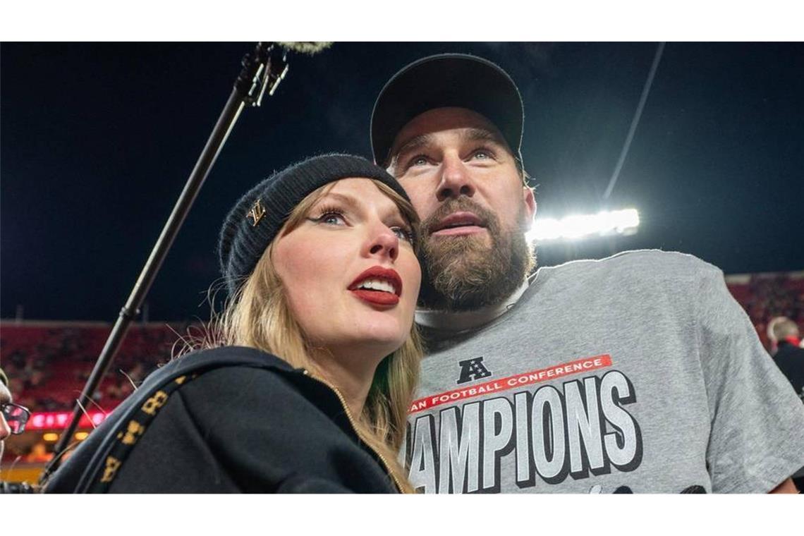 Wann und wo kann man die Folge hören? Taylor Swift gibt ihr Debüt im Podcasts ihres Partners Travis Kelce.