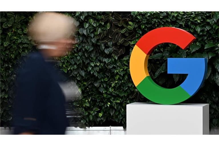 Tech-Konzerne wie Google bestimmen heute schon, was wir wissen sollen. Das untergräbt auf Dauer die Demokratie, betont Medienwissenschaftler Martin Andree.