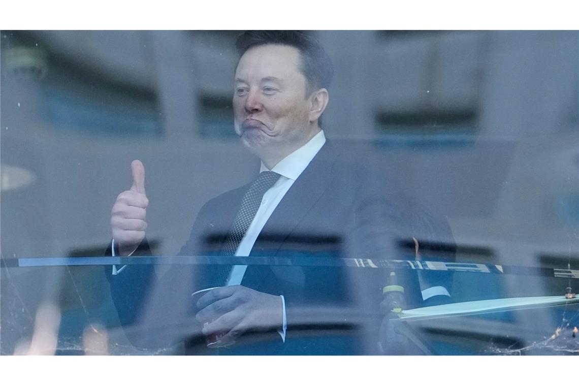 Tech-Milliardär Elon Musk wurde als Zeuge im Prozess um seine Klage gegen OpenAI-Mitgründer Sam Altman befragt.