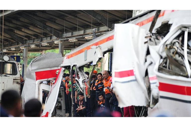 Teilweise waren Waggons nach dem Aufprall ineinander verschmolzen.